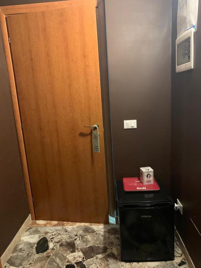 Mo' Affittacamere-Tavola Calda-Caffetteria Monteiasi Exterior foto